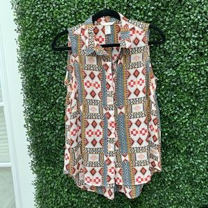 HM Patterned Sleeveless Button-Up Blouse (Size 8)